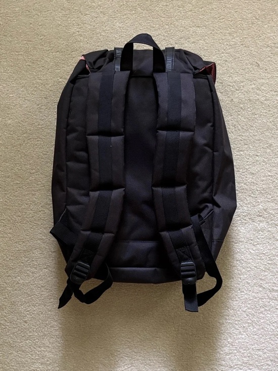 Herschel Unisex Retreat Classic 19.5L Backpack. main image 8
